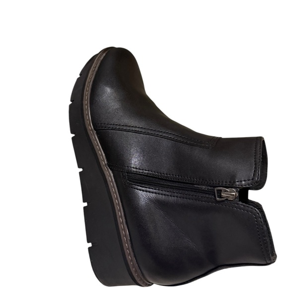 Women's ZEROGRAND City Wedge
Waterproof Chelsea Boots - Picture 12 of 16